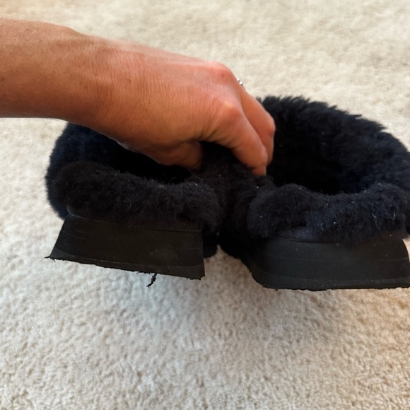 UGG Black Disquette Platform Slippers 8 - Picture 2 of 4